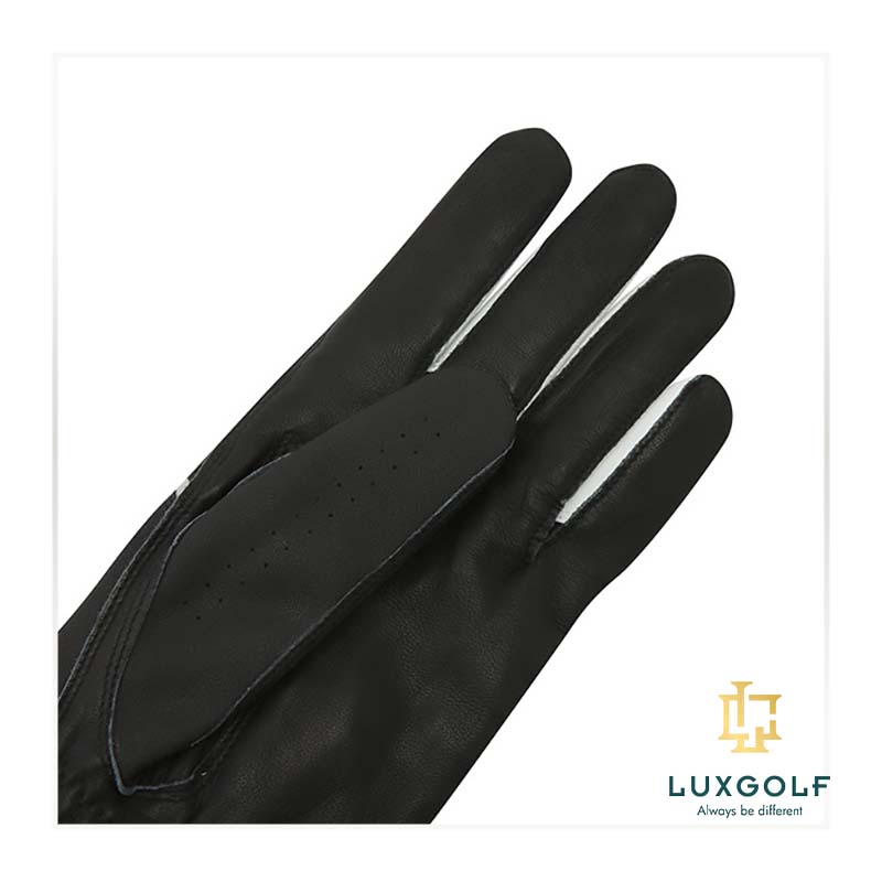 Gang-tay-golf-nam-mot-ben-Master-Bunny-da-cuu-mau-den-4