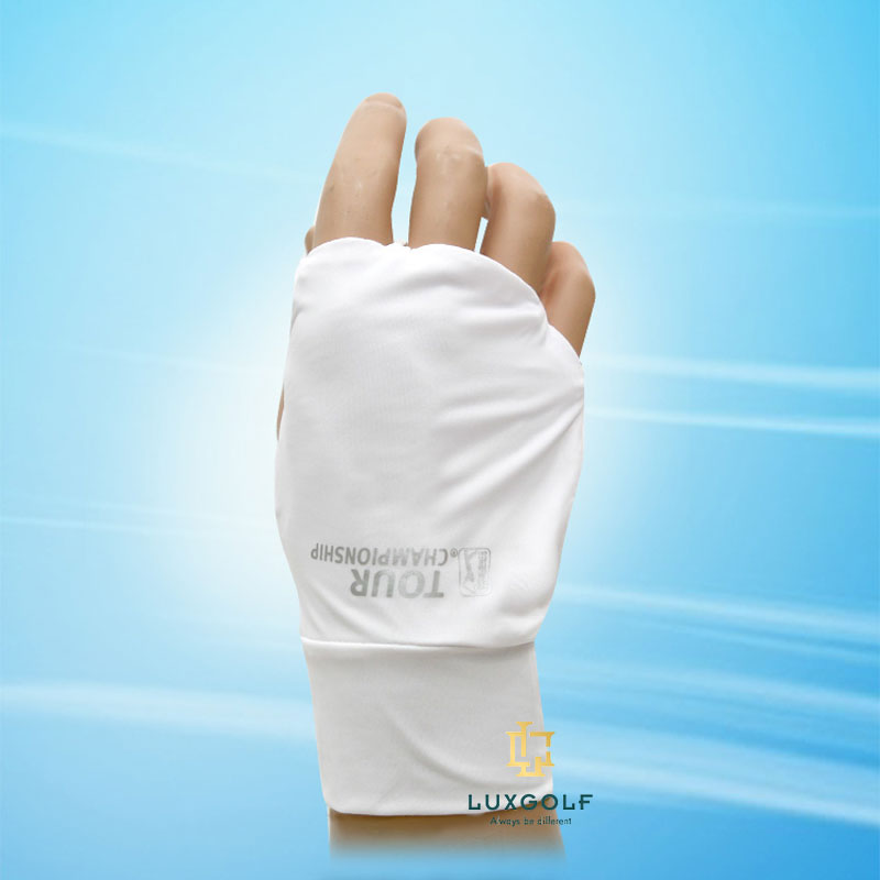 gang-tay-golf-chong-nang-tay-phai-PGA-Tour-trang